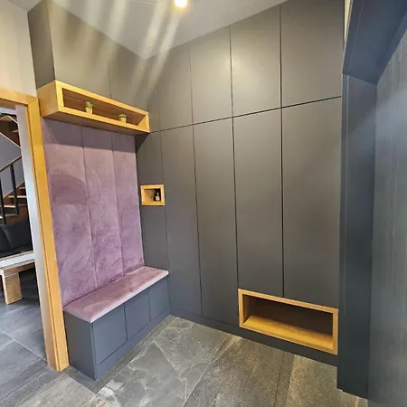 Dom W Czerwonej Dolinie Haus Im Roten Tal Seidorf Sosnówka` Dom wakacyjny *