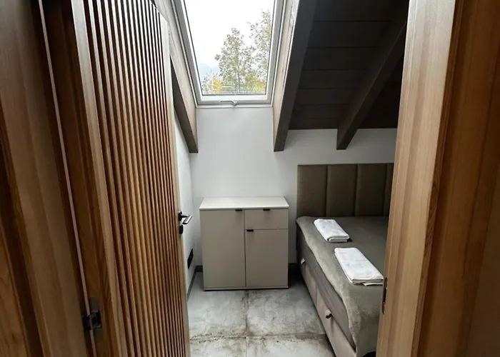 Dom W Czerwonej Dolinie Haus Im Roten Tal Seidorf Sosnówka` * Sosnówka